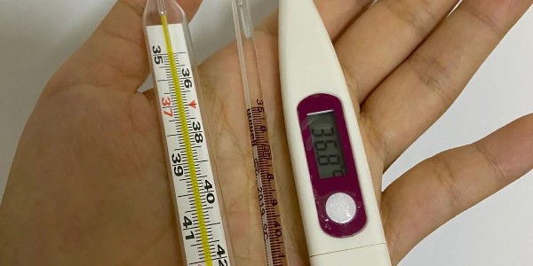 水銀體溫計(jì)不安全，孩子用哪種體溫計(jì)更方便又安全？